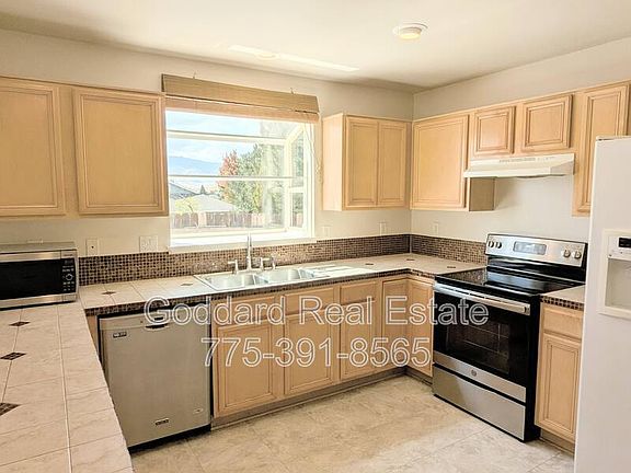 5th image of 2900 Castle Sage Ct