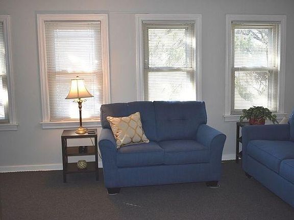 4th image of 1626 Lunt Ave Unit B