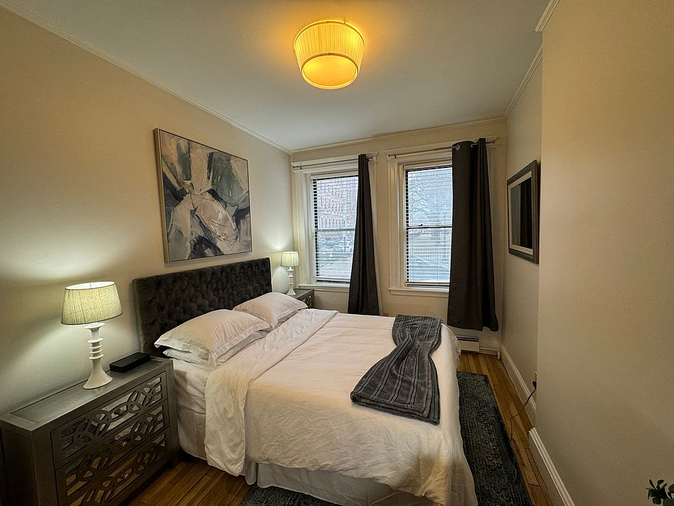 1st image of 30 E Newton St #4