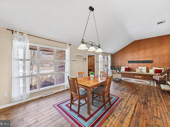 3rd image of 114 Cornell Rd