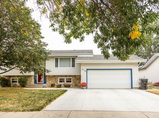 612 E Wachter Ave, Bismarck, ND 58504