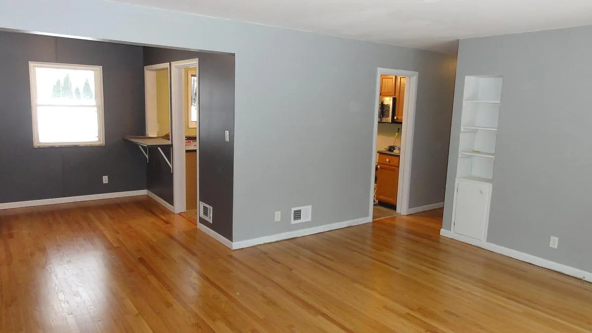 3 bed, 2300 sqft, $1,895 — Photo 4