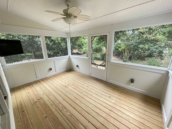 4th image of 105 Palmer Meadow Ct