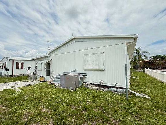 2nd image of 3024 Longview Ln
