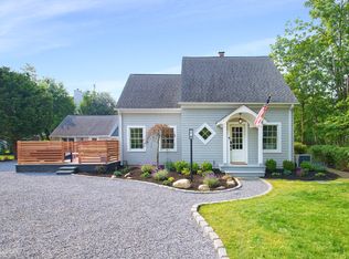 19 Mitchell Rd, Westhampton Beach, NY 11978