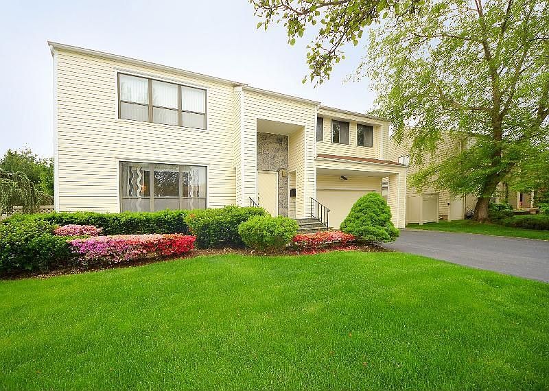 1st image of 24 Anne Dr