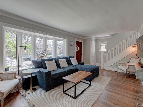 4th image of 59 Wellesley Dr