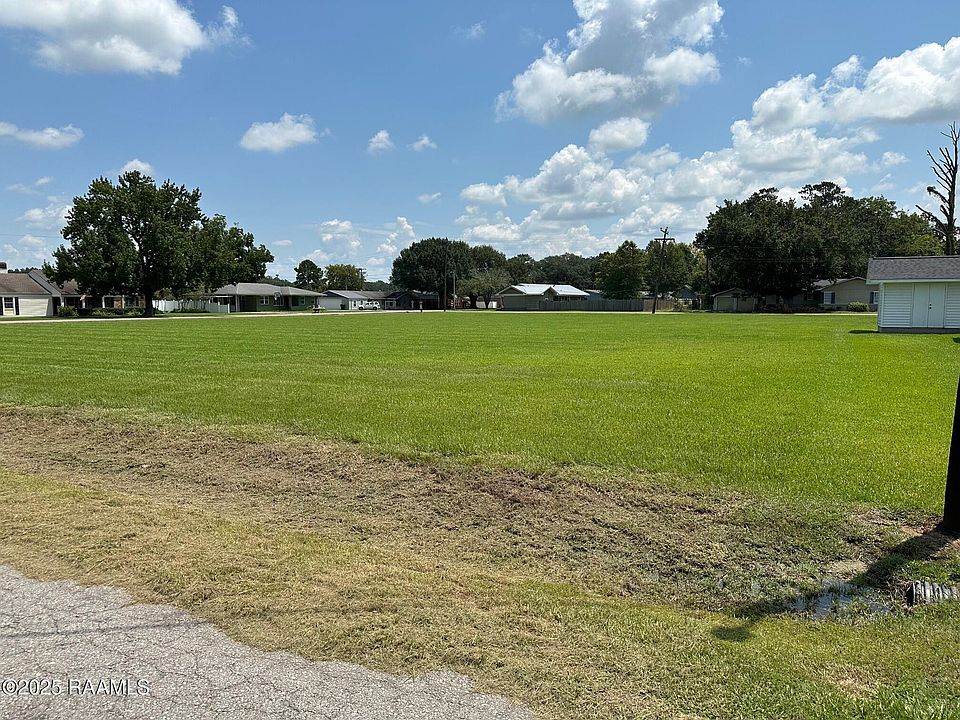 2nd image of 100 Michael Ln