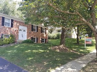 1877 Foxstone Dr, Vienna, VA 22182