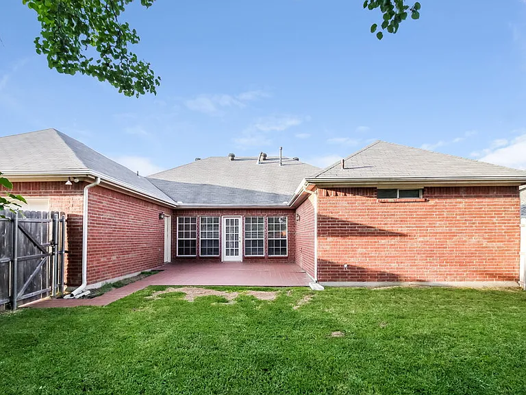 2725 Running Duke Dr — Photo 16