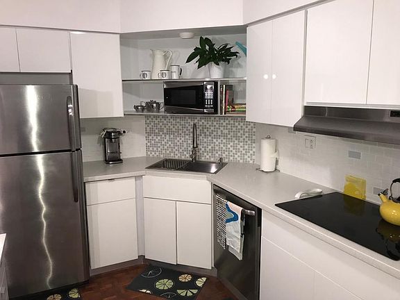3rd image of 1408 Brickell Bay Dr APT 714