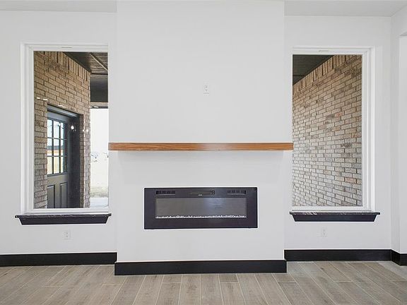 4th image of 2436 Canyon Cir