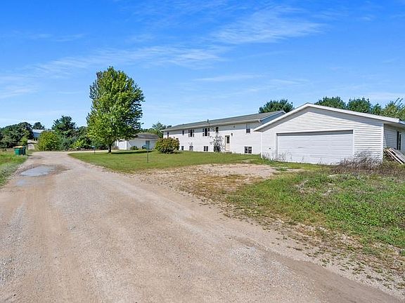 5th image of N1565 Lyman Rd