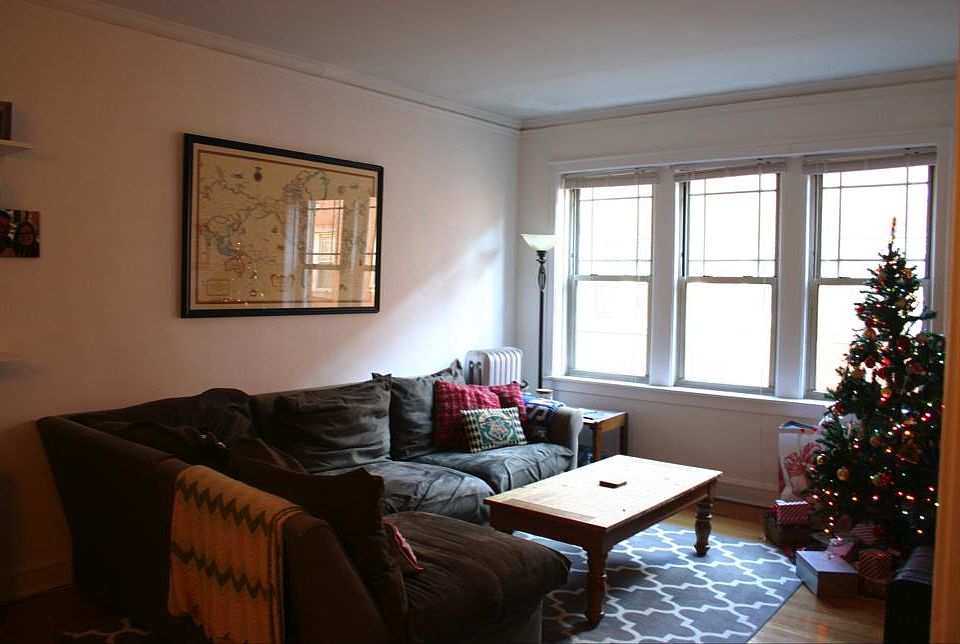 1st image of 4509 N Greenview Ave APT 2E