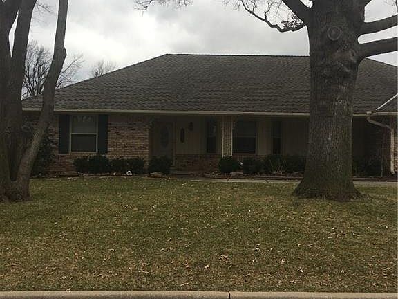 2nd image of 2805 N Sterling Ave