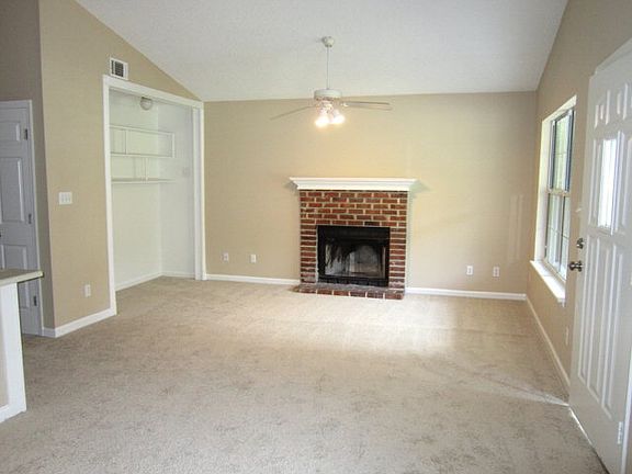 2nd image of 418 Brentwood Cir