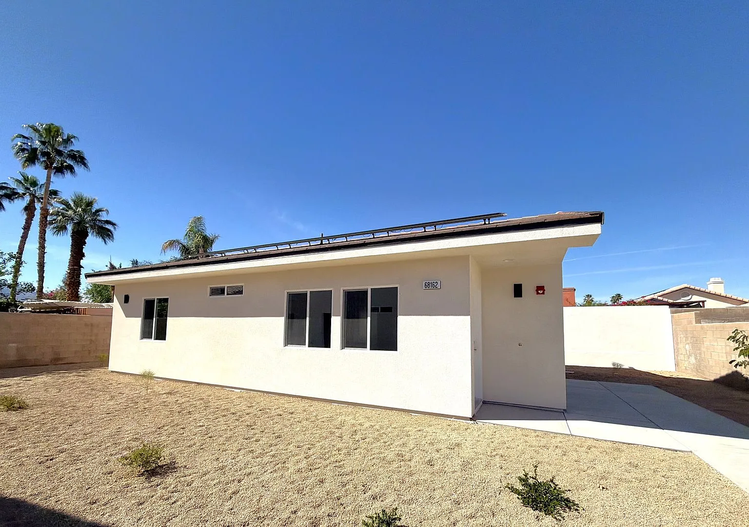 Available Now!! Beautiful 3 Bedroom 2 Bathroom Home In Cathedral City! — Photo 3