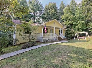 372 Stable Gate Dr, Blairsville, GA 30512