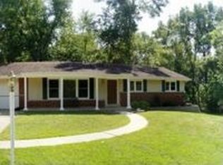 15 White Oak Dr, Saint Peters, MO 63376