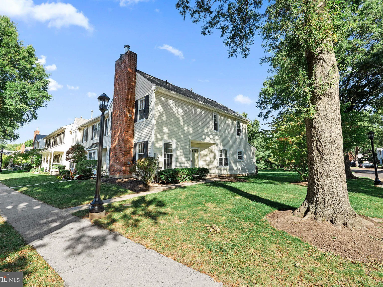3 bed, 2.5 bath, 1480 sqft, $3,000 — Photo 1