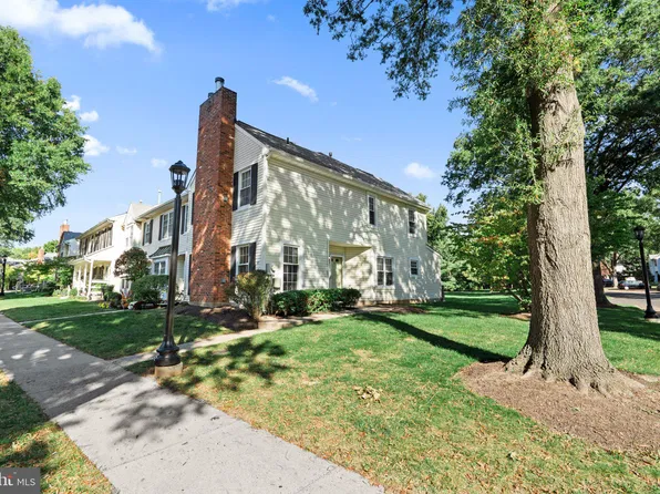 45 Liberty Dr, Langhorne, PA 19047