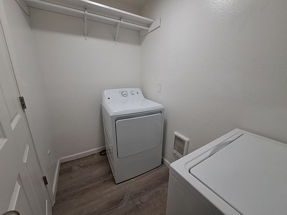 4th image of 3806 22nd Ave SE #D