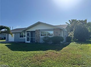1027 SE 17th Ave, Cape Coral, FL 33990