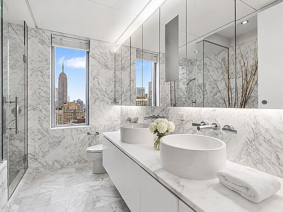 4th image of 18 W 48th St APT 24C