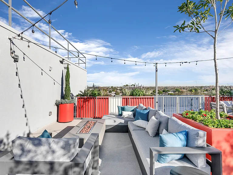 Cloud Nine Luxury Apartments — Photo 65