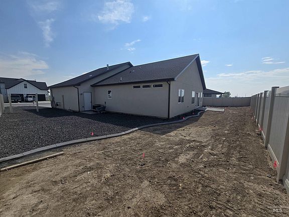 5th image of 1070 Adamite Rd