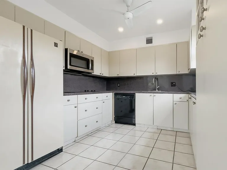 101 SW 132nd Way #418J — Photo 5