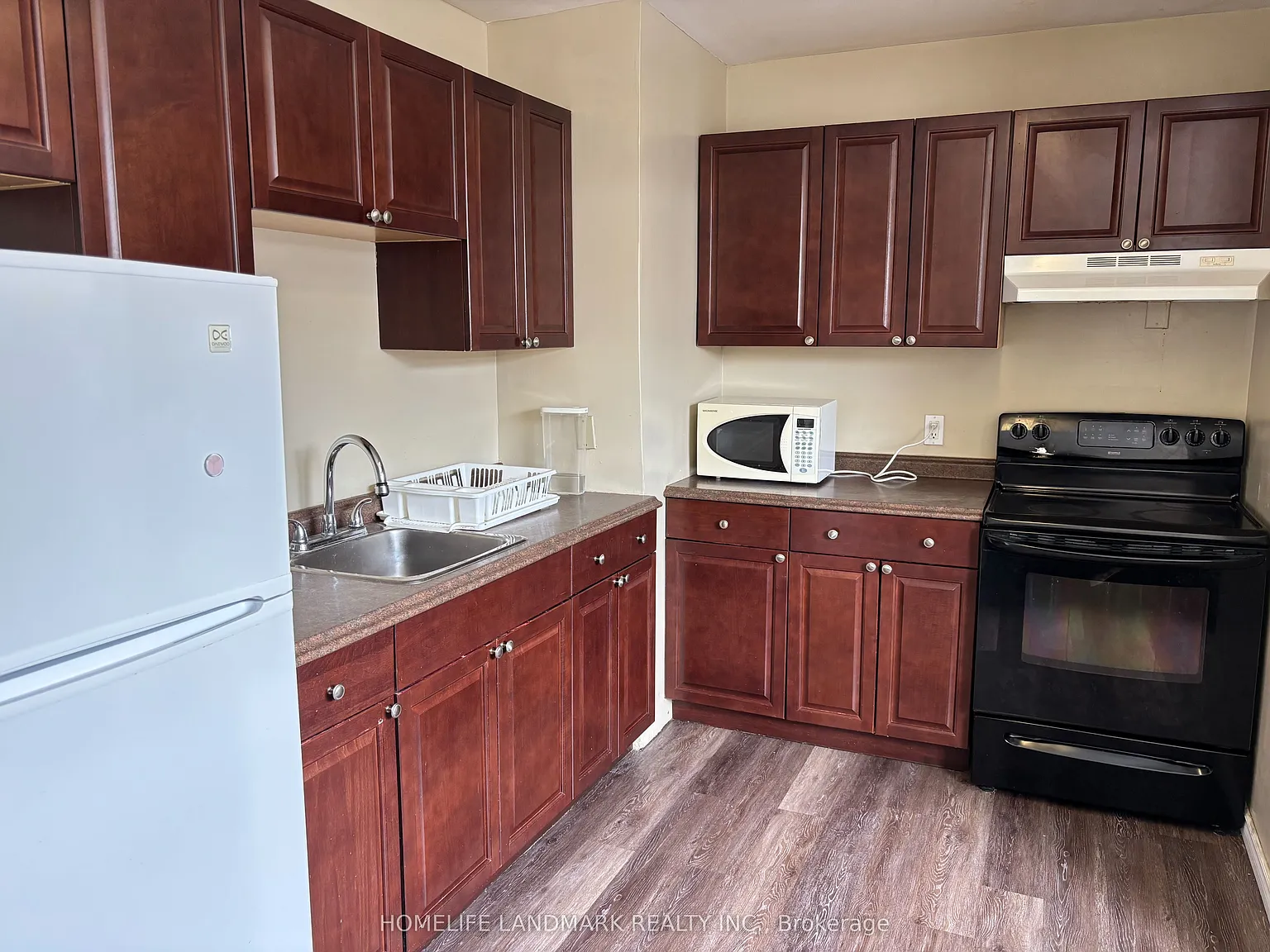 4 bed, $2,500 — Photo 4
