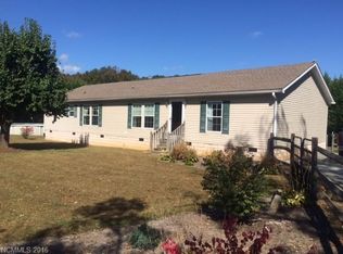 119 Warlick Rd, Mills River, NC 28759