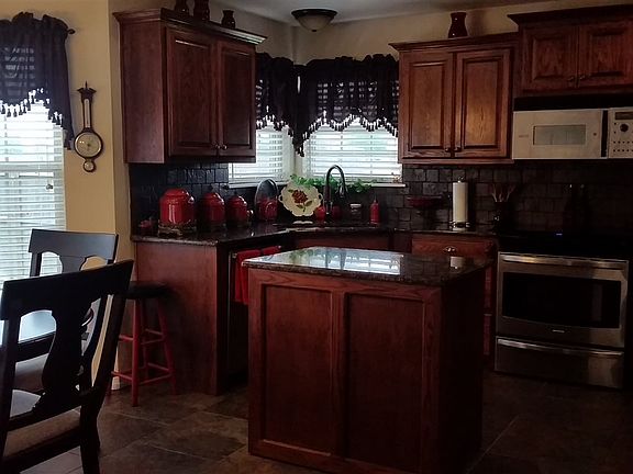 5th image of 5205 Yorkshire Dr