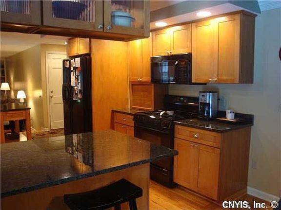 5th image of 8011 Thyme Cir