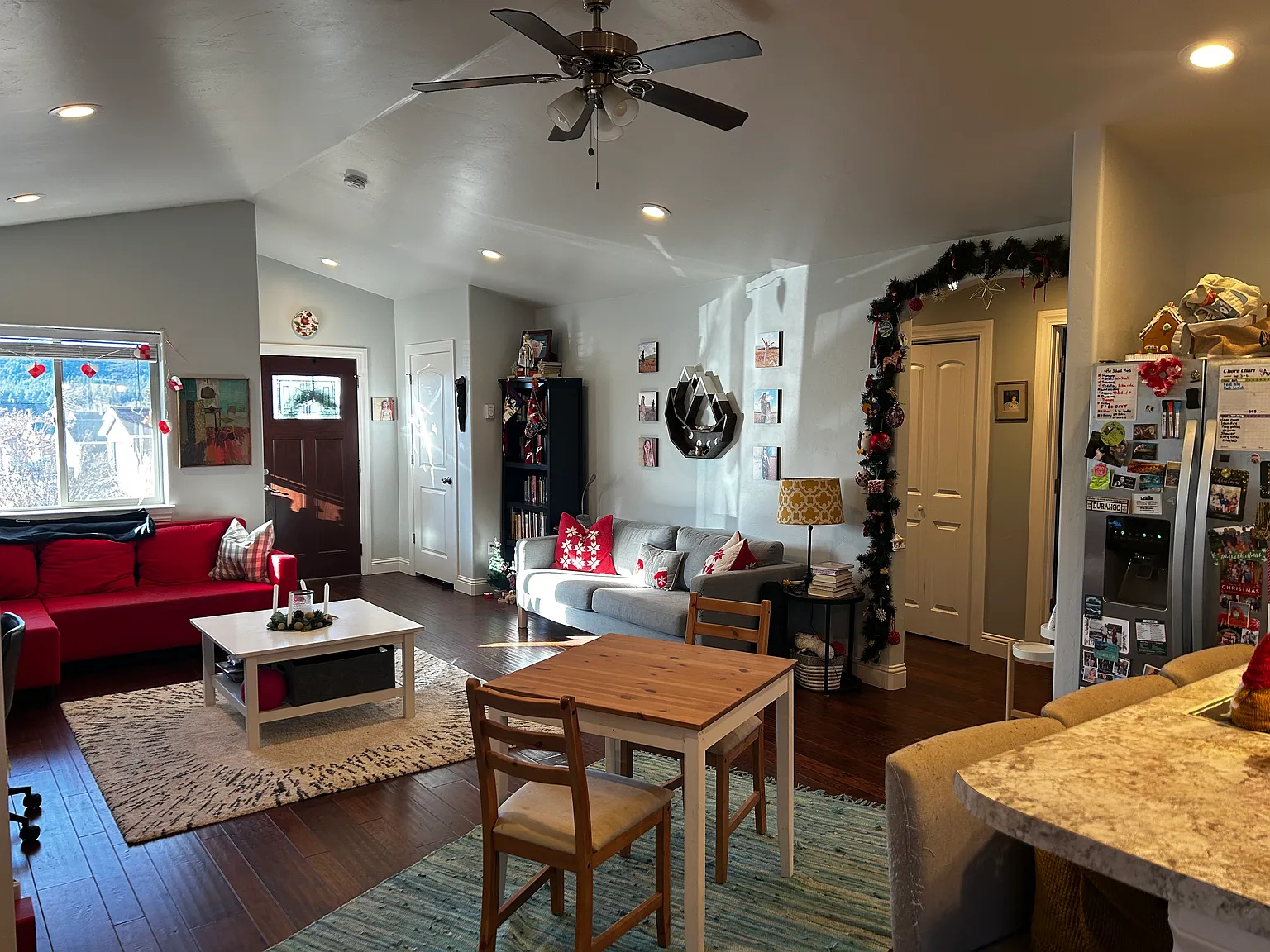 2 bed, 1040 sqft, $2,300 — Photo 4