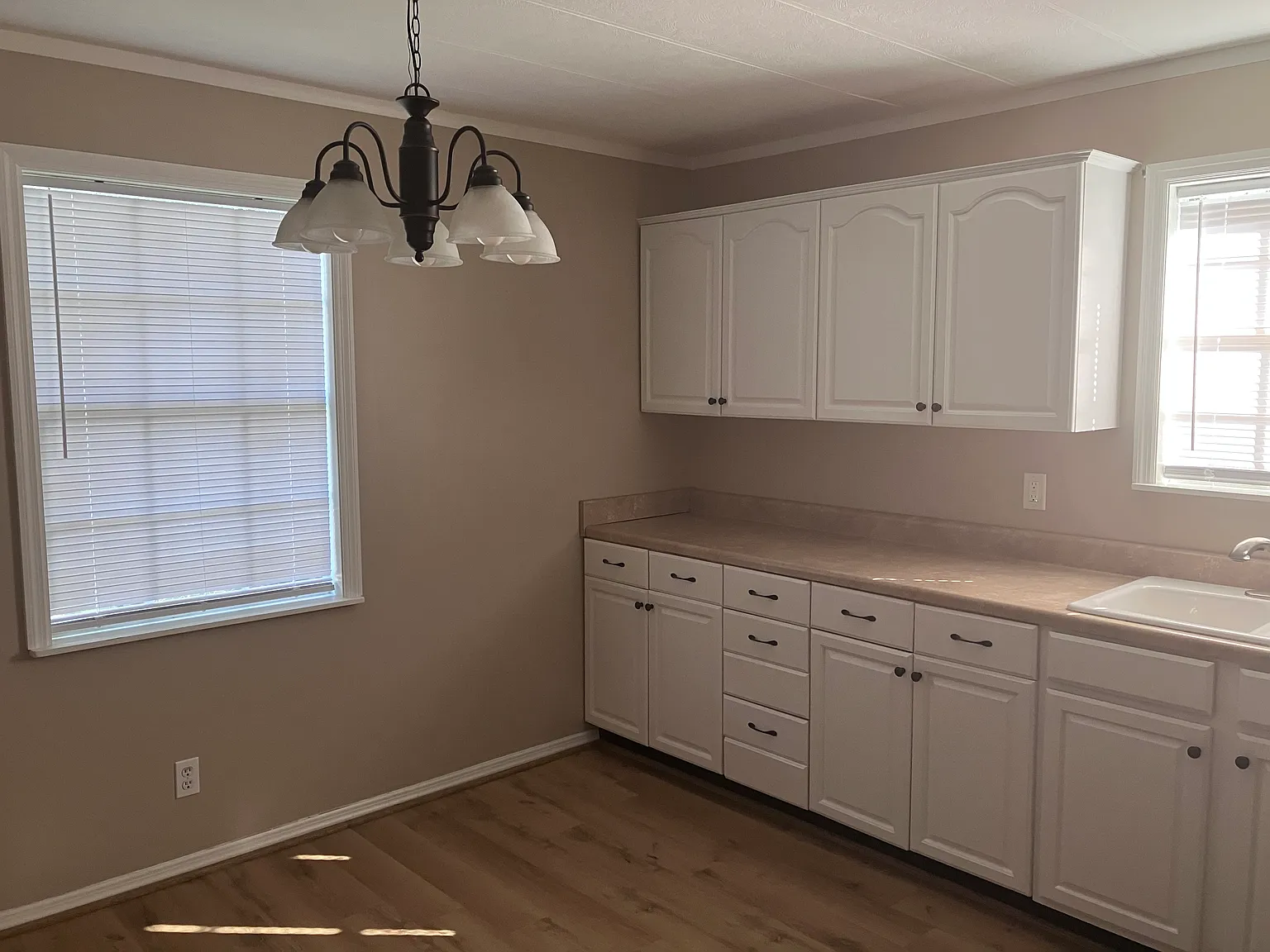 4 bed, 2.5 bath, 1400 sqft, $1,700 — Photo 4