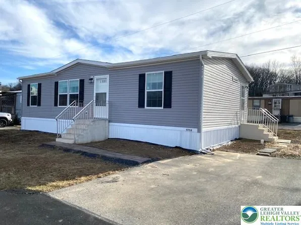 10104 Fernwood Ln, Breinigsville, PA 18031