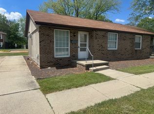 518 N Oak St, Monticello, IL 61856