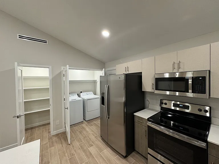 1408 E Iris Ave #3 — Photo 7