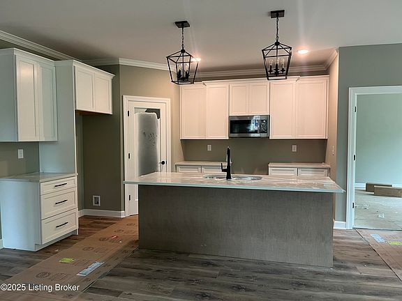 3rd image of 8826 Sanctuary Ln