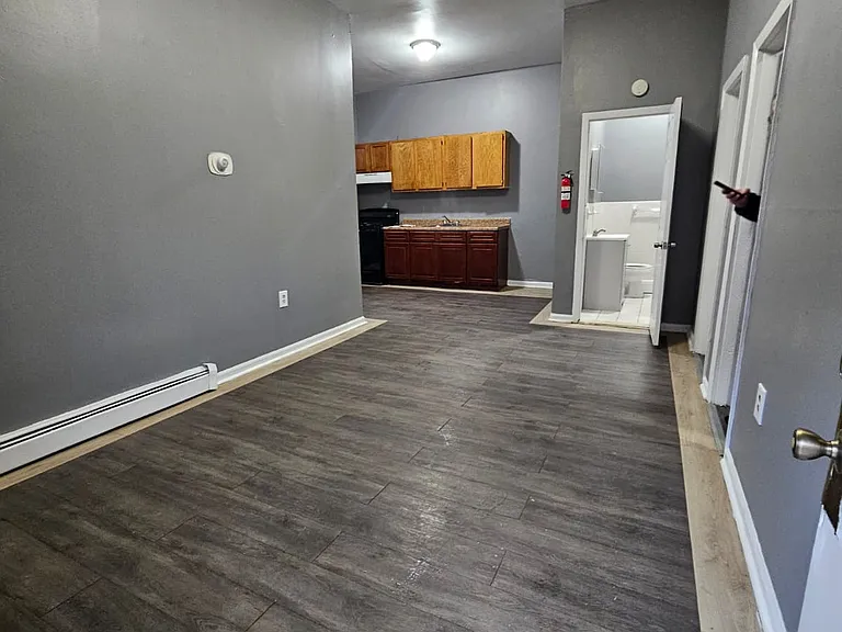 84 Woodside Pl #C1 — Photo 4