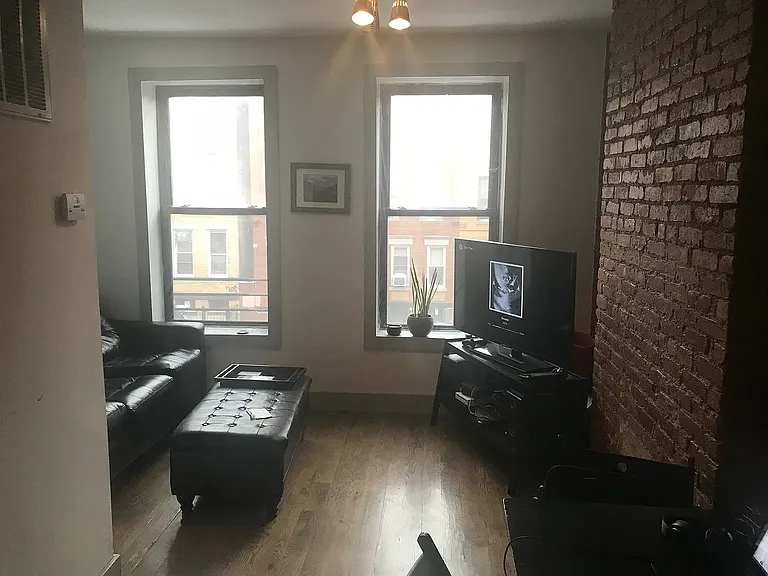 1721 Woodbine St #3L — Photo 5