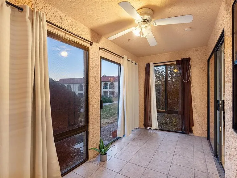 833 Country Club Dr SE #1A — Photo 14