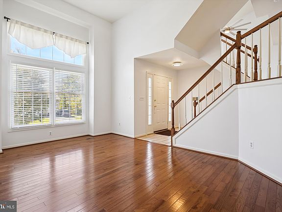 5th image of 6553 Palisades Dr