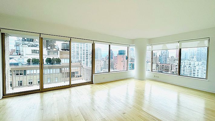1st image of 200 E 69th St APT 18B