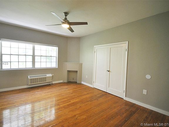 4th image of 1336 Pennsylvania Ave #1