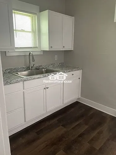 578 S Oxford Ave Photo 1