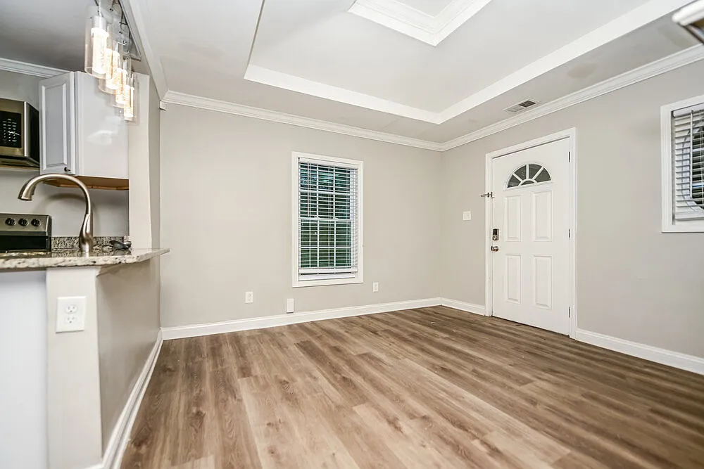 3 bed, 2.0 bath, 1274 sqft, $1,900 — Photo 4