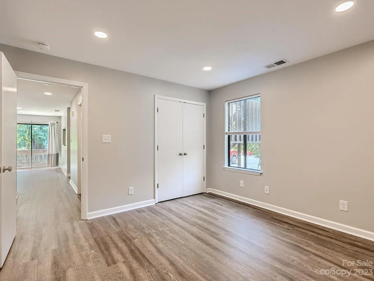 2 bed, 1204 sqft, $1,645 — Photo 4